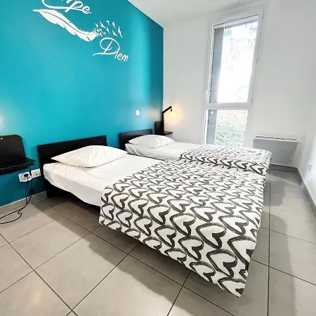 T3 Hippocampe -jardin -piscine -garage -clim Apartment *